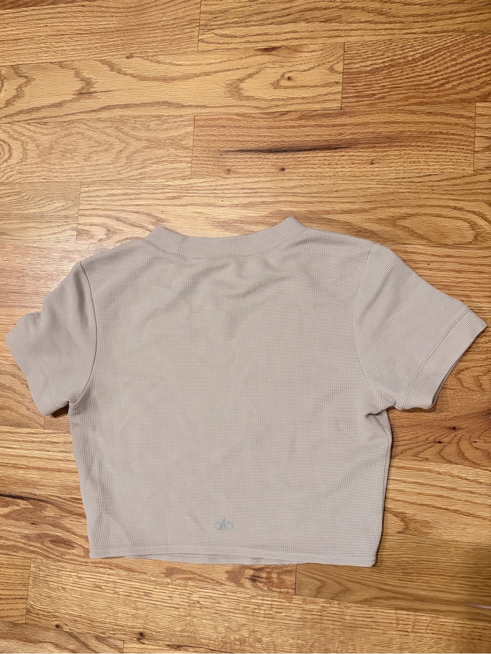 ALO Yoga Micro Waffle Crop Top - Picture 3 of 4